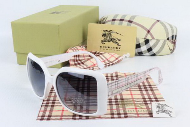 Burberry Boutique Sunglasses 015